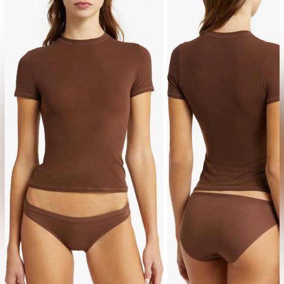🤎SKIMS FITS EVERYBODY T-SHIRT IN COCOA XS S L - Picture 4 of 5